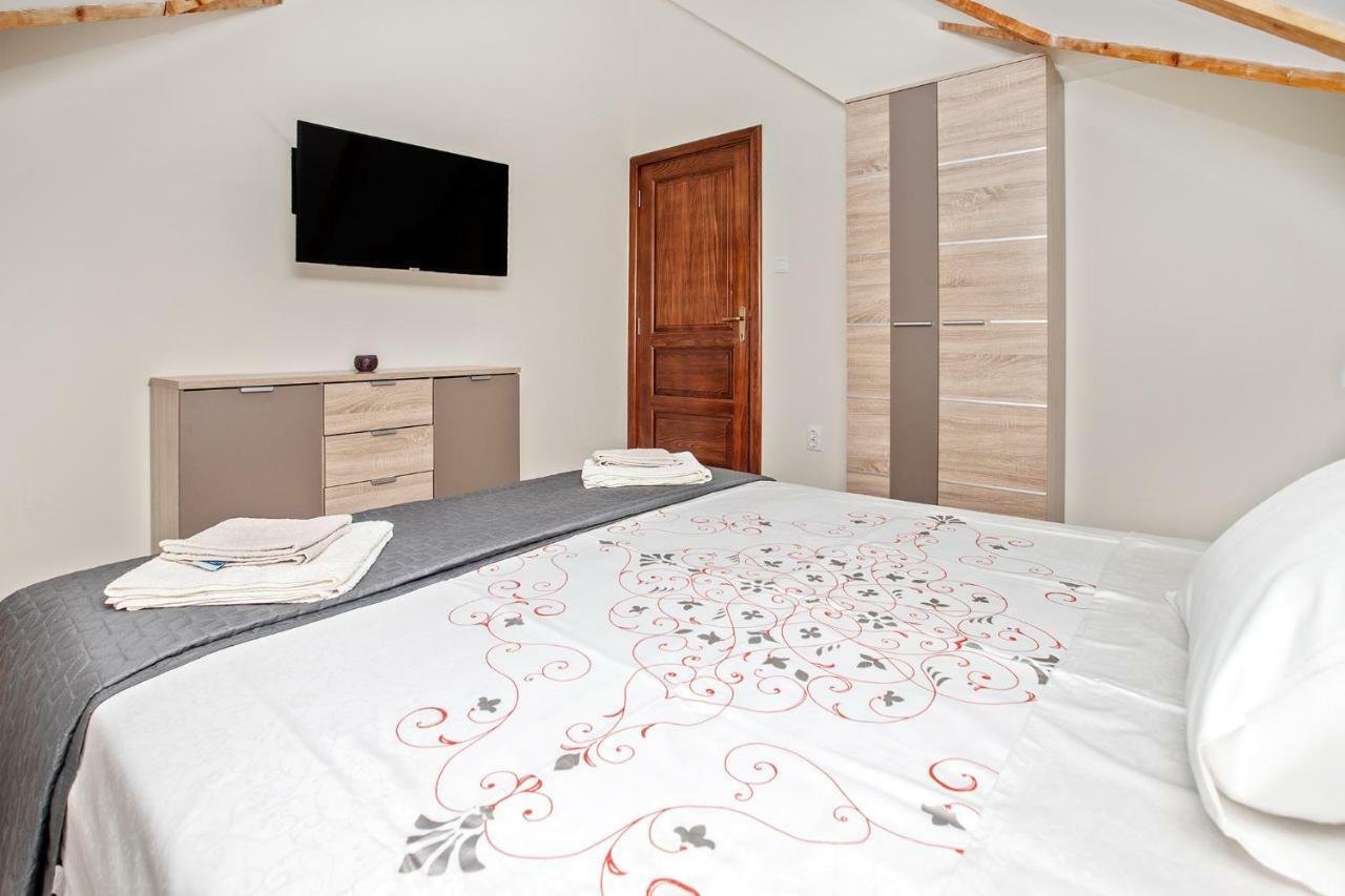 Apartments Isja Tivat Zewnętrze zdjęcie